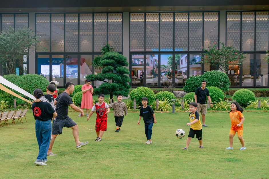Cùng Izumi City đón mùa trăng tròn trong không gian sống bên sông