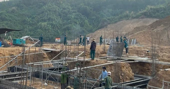 Đà Nẵng: Hàng trăm bộ đội đóng chốt tại công trường, bắt đầu xây trường nội trú biên giới