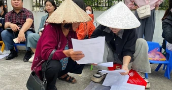 Dân “khu nhà giàu” được bốc thăm mua nhà xã hội, Hà Nội lên tiếng