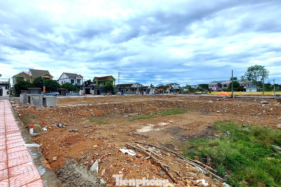 Đất đấu giá vùng quê cao gấp hơn 4 lần khởi điểm, nhiều lô rao bán chênh tiền tỷ Đất đấu giá vùng quê cao gấp hơn 4 lần khởi điểm, nhiều lô rao bán chênh tiền tỷ