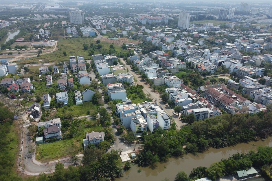 Đất nền hết thời là "gà đẻ trứng vàng"? Đất nền hết thời là "gà đẻ trứng vàng"?