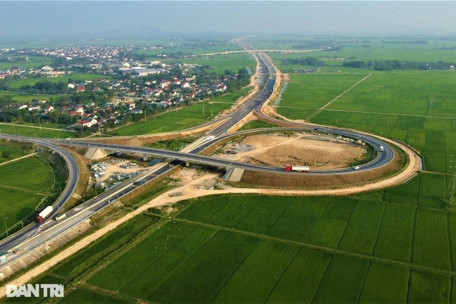Đề xuất cơ chế đặc thù mở rộng cao tốc Bắc - Nam lên 6 làn xe Đề xuất cơ chế đặc thù mở rộng cao tốc Bắc - Nam lên 6 làn xe