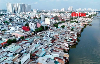 Di dời nhà ở ven kênh, rạch ở TP Hồ Chí Minh - Bài 1: Vẫn còn nhiều ngôi nhà tự phát trên ‘mặt nước’