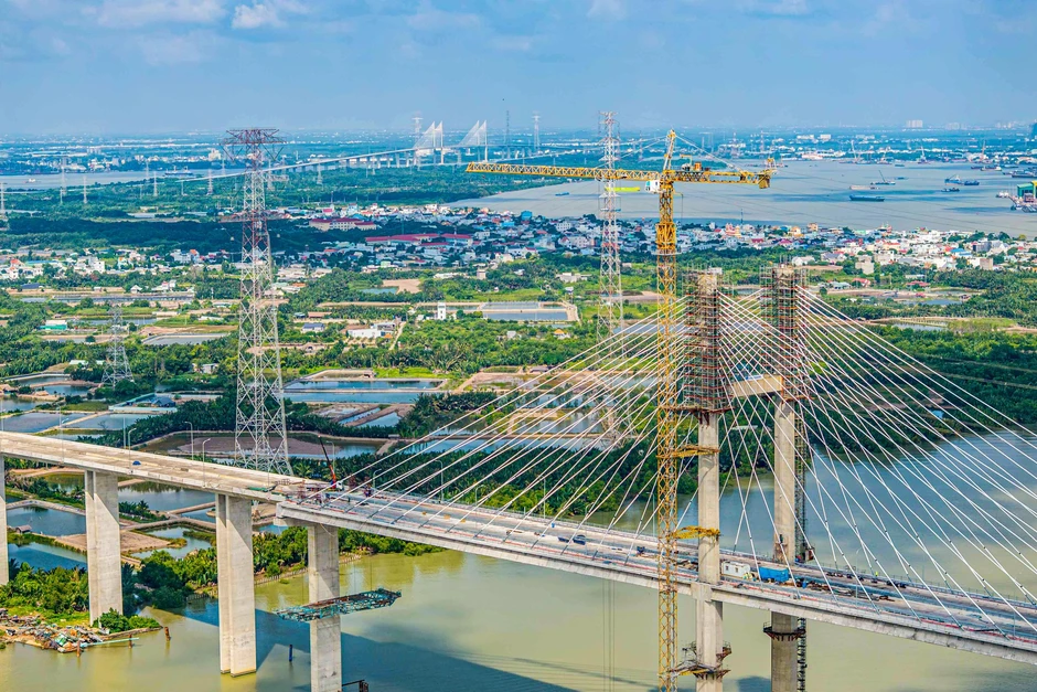 Diễn biến mới nhất của loạt hạ tầng Cần Giờ: Cầu vượt sông chuẩn bị đổ cọc, nút giao cao tốc bắt đầu thi công, sắp mở tuyến cầu và hầm vượt biển