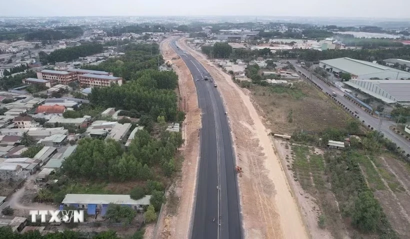 Đồng Nai yêu cầu đẩy nhanh dự án kết nối vùng, sân bay Long Thành Đồng Nai yêu cầu đẩy nhanh dự án kết nối vùng, sân bay Long Thành