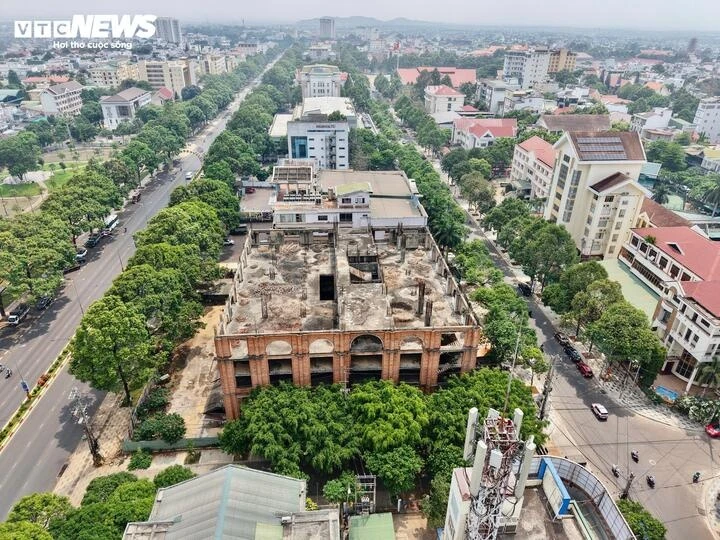 Dự án Đắk Lắk Center 'ngủ quên' 20 năm giữa trung tâm Buôn Ma Thuột Dự án Đắk Lắk Center 'ngủ quên' 20 năm giữa trung tâm Buôn Ma Thuột