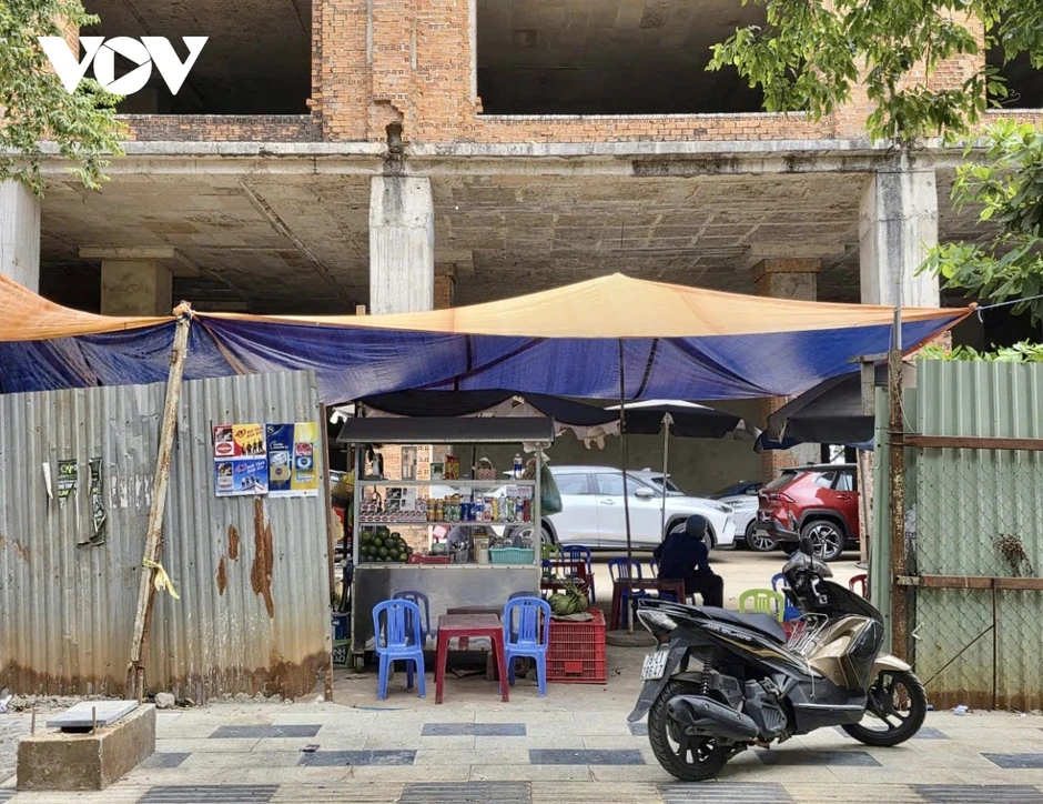 Dự án Đắk Lắk Center trên “đất vàng” nằm “bất động” gần 20 năm Dự án Đắk Lắk Center trên “đất vàng” nằm “bất động” gần 20 năm