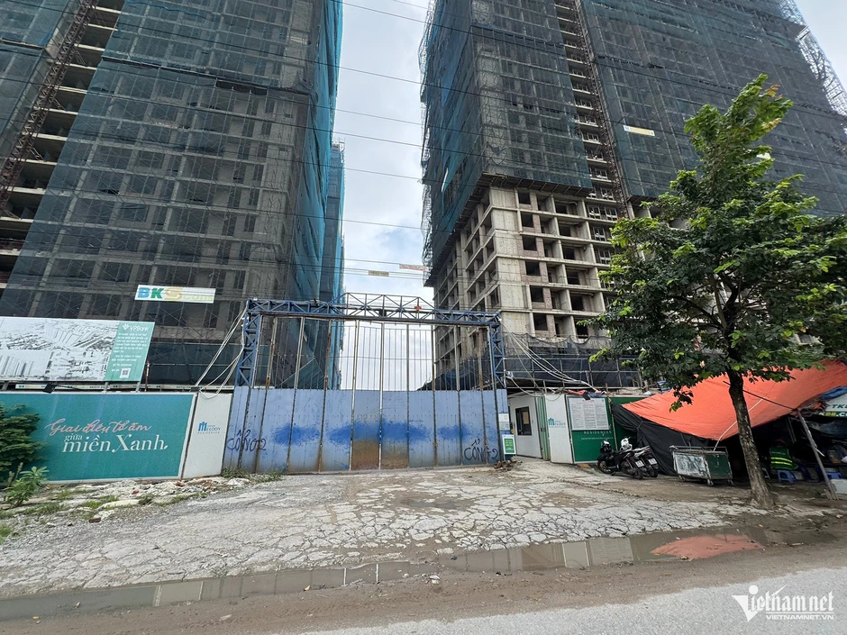 Dự án ở phường từng đông dân nhất Hà Nội nhiều lần lỡ hẹn, 3 tòa chung cư vẫn ngổn ngang