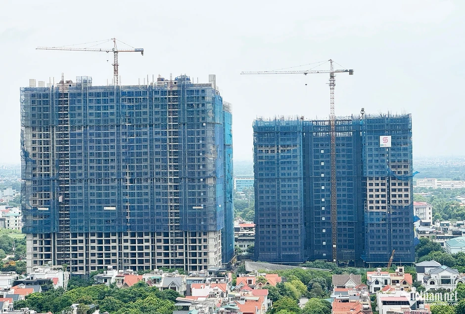 Dự án ở phường từng đông dân nhất Hà Nội nhiều lần lỡ hẹn, 3 tòa chung cư vẫn ngổn ngang