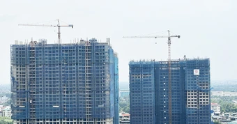 Dự án ở phường từng đông dân nhất Hà Nội nhiều lần lỡ hẹn, 3 tòa chung cư vẫn ngổn ngang