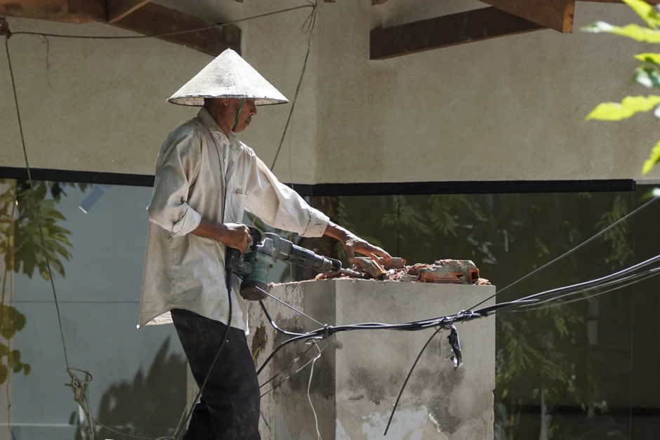 Giá vật liệu tăng nóng: Người dân hoãn xây, nhà thầu 'gồng lỗ' Giá vật liệu tăng nóng: Người dân hoãn xây, nhà thầu 'gồng lỗ'
