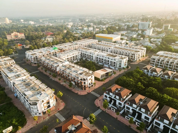 Hạ tầng Tây Nam Bộ bứt phá, dòng tiền tìm về Vĩnh Long Hạ tầng Tây Nam Bộ bứt phá, dòng tiền tìm về Vĩnh Long