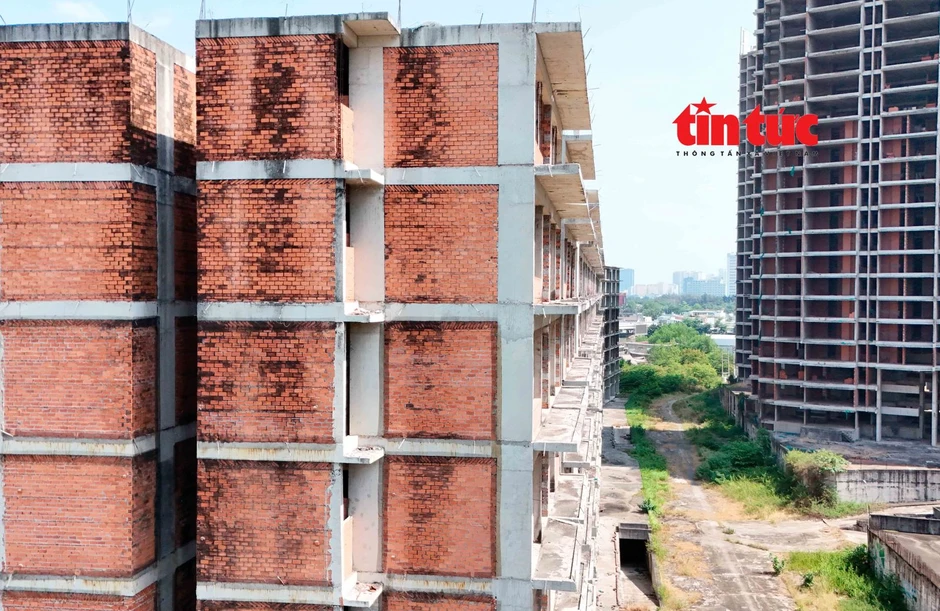 Hàng loạt siêu dự án bỏ dở dang hàng chục năm tại TP Hồ Chí Minh Hàng loạt siêu dự án bỏ dở dang hàng chục năm tại TP Hồ Chí Minh