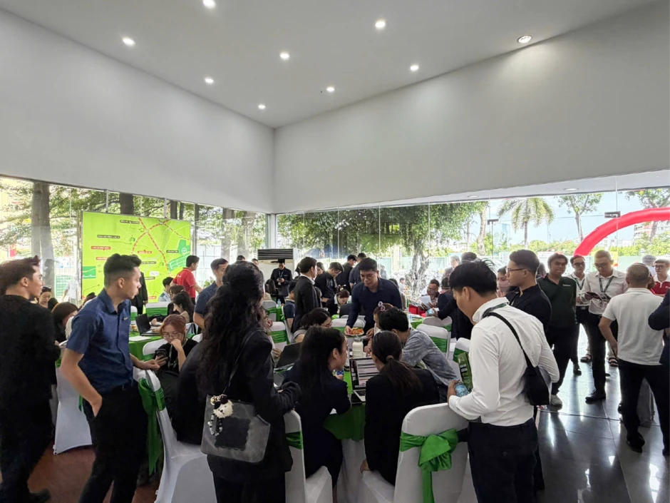 Hàng trăm khách hàng dự lễ mở bán chính thức Solena by Green Town