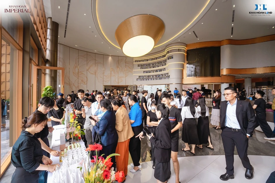 Hàng trăm khách hàng tham dự workshop 'Signature Scent' và tìm hiểu Khải Hoàn Imperial Hàng trăm khách hàng tham dự workshop 'Signature Scent' và tìm hiểu Khải Hoàn Imperial