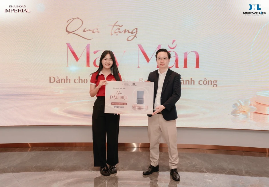 Hàng trăm khách hàng tham dự workshop 'Signature Scent' và tìm hiểu Khải Hoàn Imperial Hàng trăm khách hàng tham dự workshop 'Signature Scent' và tìm hiểu Khải Hoàn Imperial