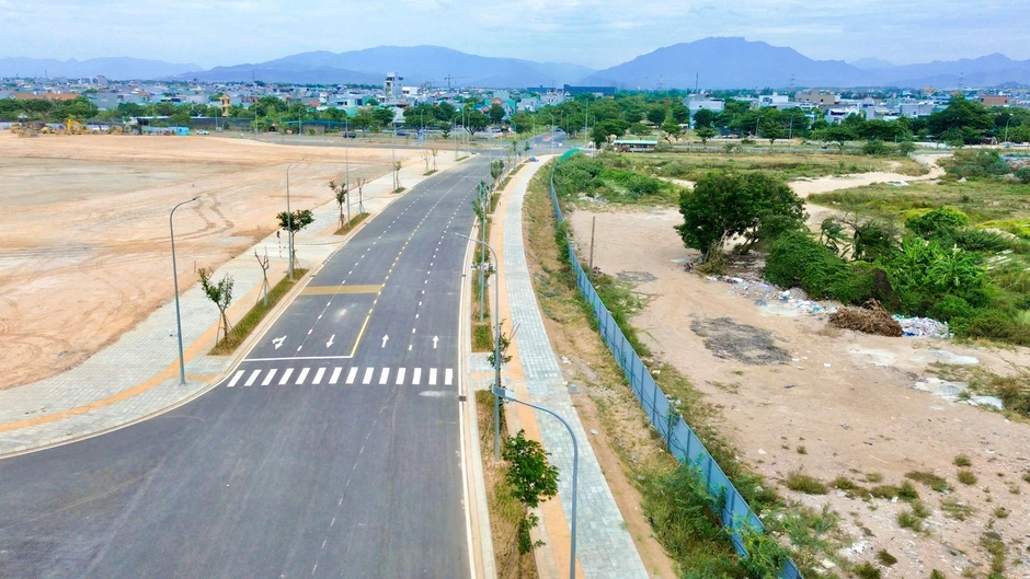 Hiện trạng khu đất hơn 10 ha xây dựng AEON Mall Đà Nẵng Hòa Xuân Hiện trạng khu đất hơn 10 ha xây dựng AEON Mall Đà Nẵng Hòa Xuân
