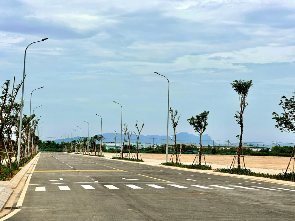 Hiện trạng khu đất hơn 10 ha xây dựng AEON Mall Đà Nẵng Hòa Xuân Hiện trạng khu đất hơn 10 ha xây dựng AEON Mall Đà Nẵng Hòa Xuân