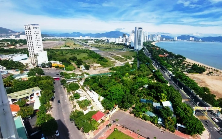 Huế phát hiện nhiều sai phạm trong quản lý trụ sở, đất công, thu hồi hơn 1,4 tỉ đồng Huế phát hiện nhiều sai phạm trong quản lý trụ sở, đất công, thu hồi hơn 1,4 tỉ đồng