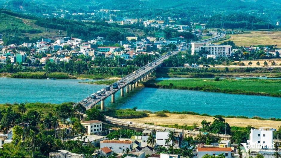 Hùn tiền mua đất chung, em trai nói tiền vay, chị gái khẳng định tiền góp Hùn tiền mua đất chung, em trai nói tiền vay, chị gái khẳng định tiền góp