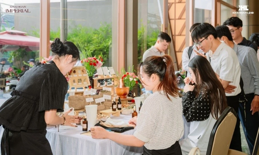 Khải Hoàn Imperial tiếp tục ghi nhận sự quan tâm của đông đảo khách hàng Khải Hoàn Imperial tiếp tục ghi nhận sự quan tâm của đông đảo khách hàng