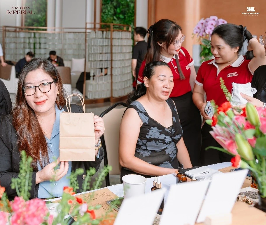 Khải Hoàn Imperial tiếp tục ghi nhận sự quan tâm của đông đảo khách hàng Khải Hoàn Imperial tiếp tục ghi nhận sự quan tâm của đông đảo khách hàng