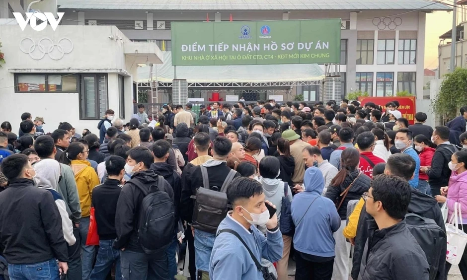 Khi nào hết cảnh vật vã chờ đợi, tranh suất mua nhà ở xã hội? Khi nào hết cảnh vật vã chờ đợi, tranh suất mua nhà ở xã hội?