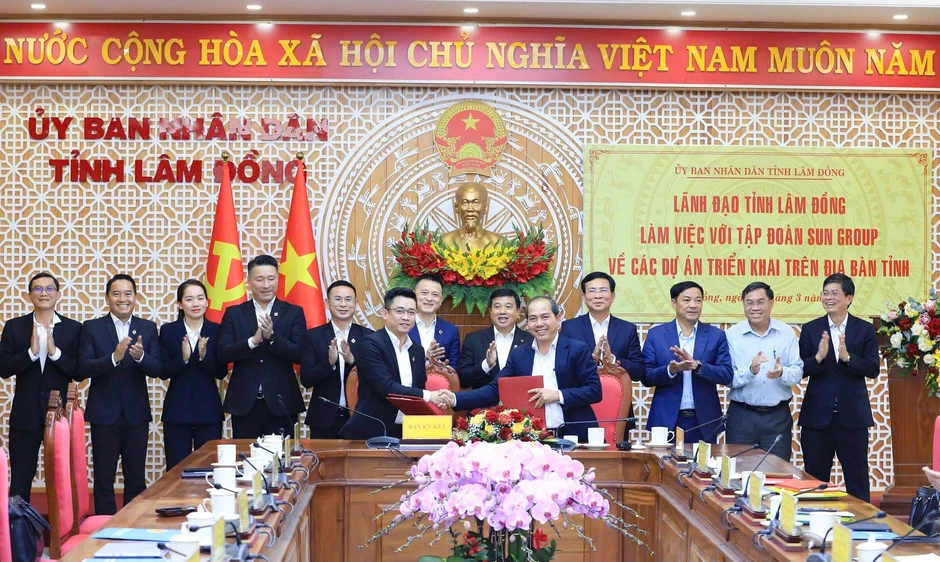 Không chỉ xây dựng sân bay, Sun Group còn quan tâm 20 dự án quy mô hơn 21.000 ha tại tỉnh rộng nhất Việt Nam Không chỉ xây dựng sân bay, Sun Group còn quan tâm 20 dự án quy mô hơn 21.000 ha tại tỉnh rộng nhất Việt Nam