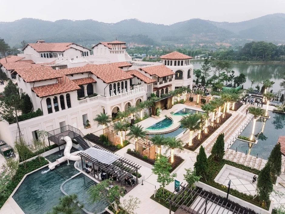'Kiêu hãnh thầm lặng': Show thời trang đẳng cấp mang dấu ấn Lakeside Residences 'Kiêu hãnh thầm lặng': Show thời trang đẳng cấp mang dấu ấn Lakeside Residences