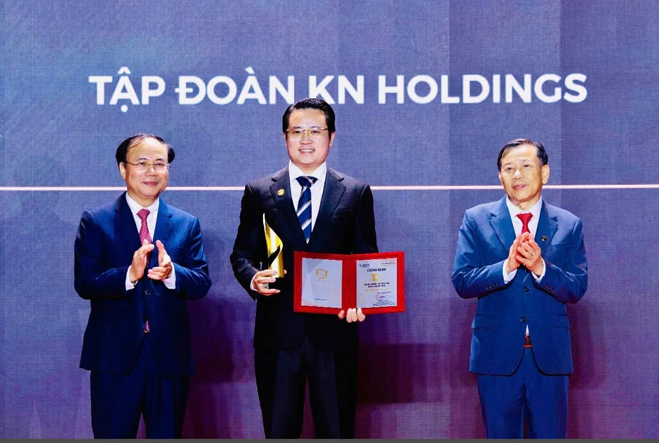 KN Holdings được vinh danh top 10 doanh nghiệp bất động sản hàng đầu Việt Nam KN Holdings được vinh danh top 10 doanh nghiệp bất động sản hàng đầu Việt Nam