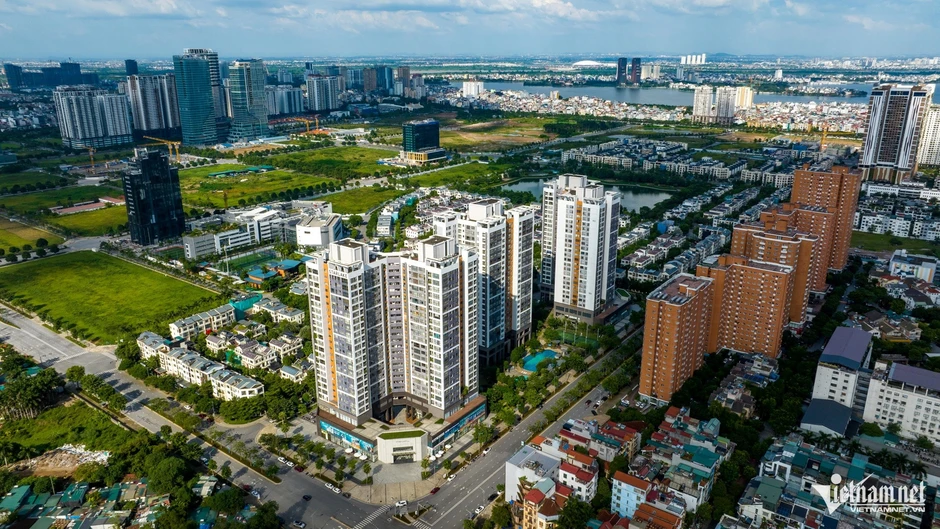 Lãi suất vay mua nhà vọt lên 13-14%: Người mua 'nín thở' trước áp lực trả nợ Lãi suất vay mua nhà vọt lên 13-14%: Người mua 'nín thở' trước áp lực trả nợ