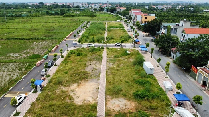 Lãng phí đất đai có thể bị khởi tố hình sự Lãng phí đất đai có thể bị khởi tố hình sự