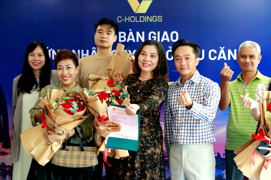 Lễ bàn giao sổ hồng dự án The Maison: Bảo chứng pháp lý và bước tiến khẳng định uy tín của C-Holdings