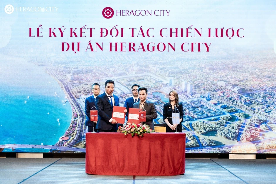 Lộ diện liên minh phân phối Heragon City, thị trường Thanh Hóa chính thức được 'kích hoạt' Lộ diện liên minh phân phối Heragon City, thị trường Thanh Hóa chính thức được 'kích hoạt'
