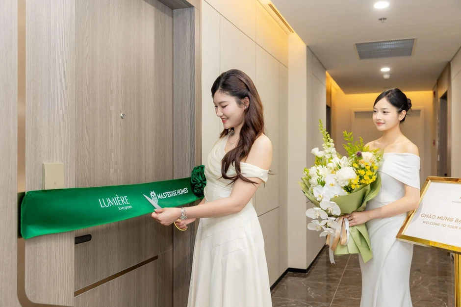 Masterise Homes chính thức bàn giao dự án LUMIÈRE Evergreen, khai mở hành trình ‘Sống là nhiều hơn thế’ Masterise Homes chính thức bàn giao dự án LUMIÈRE Evergreen, khai mở hành trình ‘Sống là nhiều hơn thế’