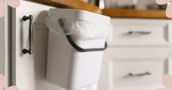 Mẹo 30 giây đánh bay mùi hôi thùng rác ngày hè bằng nguyên liệu rẻ tiền