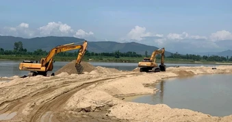 Mỏ cát Quảng Ngãi: Giá đấu gần 1,1 triệu đồng/m3, cao gấp 3 lần