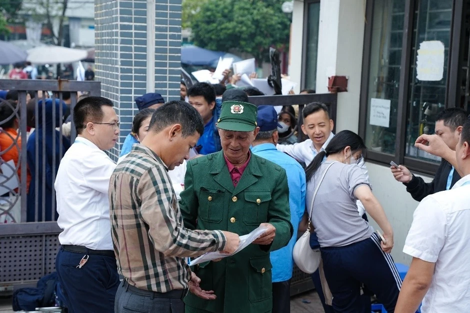Mô hình tiếp nhận hồ sơ nhà ở xã hội minh bạch tại Dự án Đầu tư xây dựng Khu nhà ở xã hội Khu đô thị mới Kim Chung Mô hình tiếp nhận hồ sơ nhà ở xã hội minh bạch tại Dự án Đầu tư xây dựng Khu nhà ở xã hội Khu đô thị mới Kim Chung