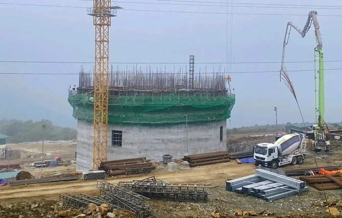 Một công trình cao nhất thế giới đang được xây dựng tại Việt Nam, vượt Trung Quốc để lập kỷ lục toàn cầu Một công trình cao nhất thế giới đang được xây dựng tại Việt Nam, vượt Trung Quốc để lập kỷ lục toàn cầu