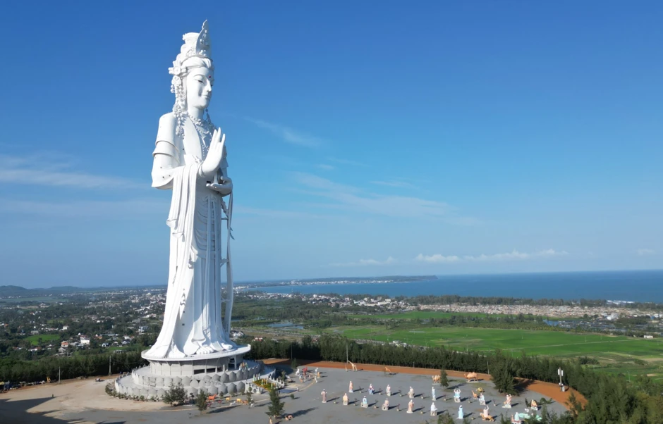 Một công trình của Việt Nam sắp hoàn thành nằm trong top cao hàng đầu toàn cầu, vượt nhiều tượng nổi tiếng của Trung Quốc Một công trình của Việt Nam sắp hoàn thành nằm trong top cao hàng đầu toàn cầu, vượt nhiều tượng nổi tiếng của Trung Quốc