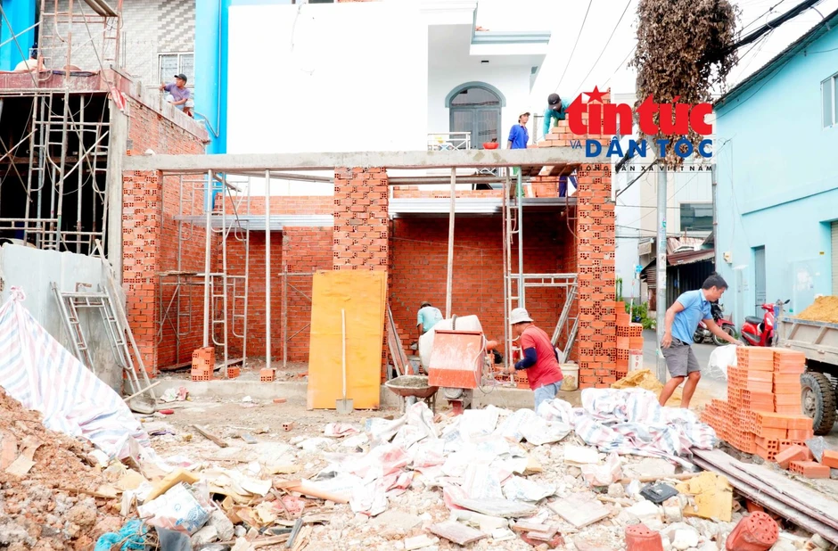 Người dân bàn giao mặt bằng phục vụ mở rộng quốc lộ 22 Người dân bàn giao mặt bằng phục vụ mở rộng quốc lộ 22