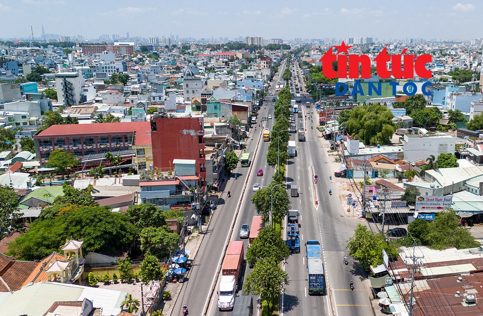 Người dân bàn giao mặt bằng phục vụ mở rộng quốc lộ 22 Người dân bàn giao mặt bằng phục vụ mở rộng quốc lộ 22