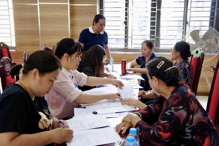 Người dân một phường ở Hà Nội phấn khởi vì bốc thăm được nhà tái định cư