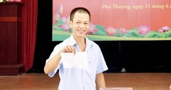 Người dân một phường ở Hà Nội phấn khởi vì bốc thăm được nhà tái định cư