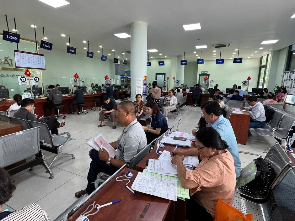 Người dân TP.HCM đã có thể ngồi ở nhà làm thủ tục nhà đất Người dân TP.HCM đã có thể ngồi ở nhà làm thủ tục nhà đất