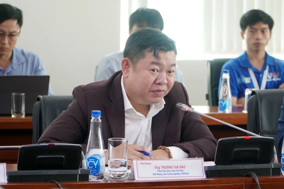 Nhà đầu tư ồ ạt săn nhà xưởng, kho xây sẵn tại khu công nghiệp Nhà đầu tư ồ ạt săn nhà xưởng, kho xây sẵn tại khu công nghiệp