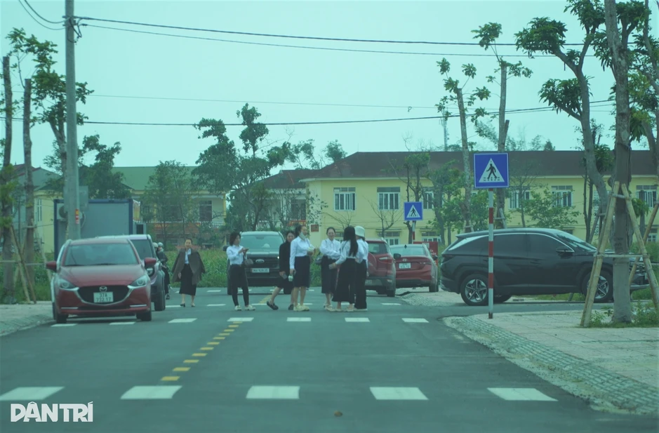 Nơi ô tô đỗ kín đường, "cò đất" tấp nập ở khu quy hoạch dân cư giờ ra sao? Nơi ô tô đỗ kín đường, "cò đất" tấp nập ở khu quy hoạch dân cư giờ ra sao?