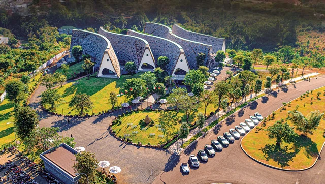 Ông Đặng Lê Nguyên Vũ làm bất động sản kiểu "nhà ở chữa lành", "lối sống tỉnh thức": Đang xây KĐT "Thành phố Cà phê" hơn 45ha, vừa có thêm 2 công trình mới Ông Đặng Lê Nguyên Vũ làm bất động sản kiểu "nhà ở chữa lành", "lối sống tỉnh thức": Đang xây KĐT "Thành phố Cà phê" hơn 45ha, vừa có thêm 2 công trình mới
