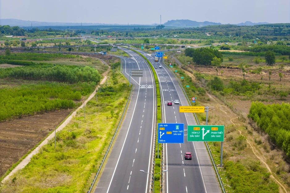 Phó chủ tịch Đồng Nai: Sẵn sàng chia sẻ áp lực phát triển với TP.HCM Phó chủ tịch Đồng Nai: Sẵn sàng chia sẻ áp lực phát triển với TP.HCM