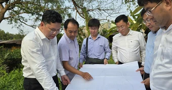 Phó chủ tịch TP.HCM Hoàng Nguyên Dinh: Sớm bố trí tái định cư cho Khu thể thao Rạch Chiếc